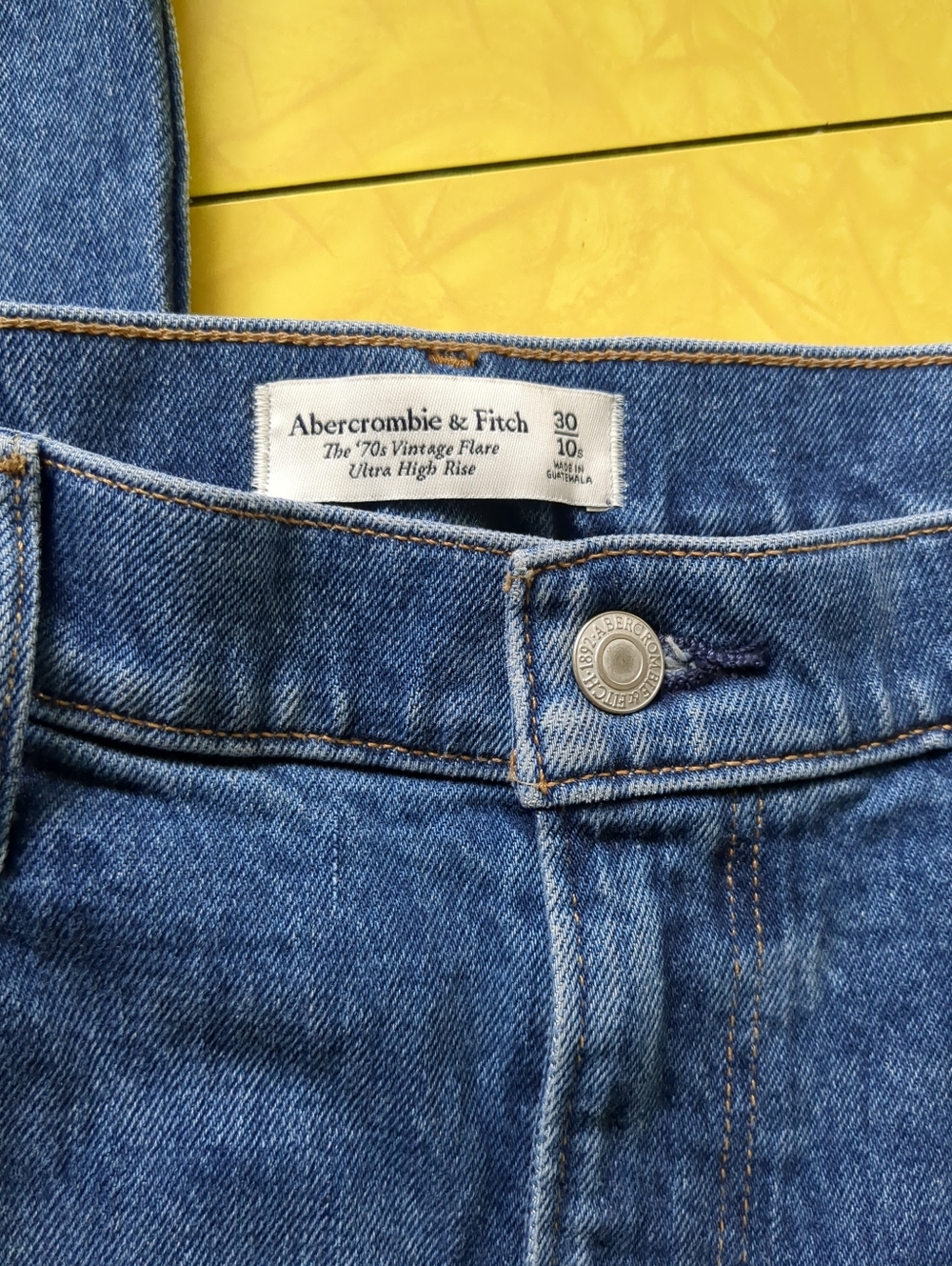 💕 ABERCROMBIE & FITCH 70’s Vintage Flare Ultra High Rise Jeans 30/10 Regular